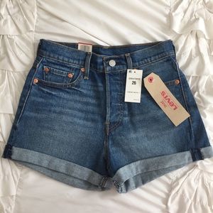 Levi’s Wedgie Shorts Size 26